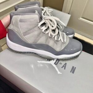 Air Jordan 11 Retro 'Cool Grey' 2021
Size 7